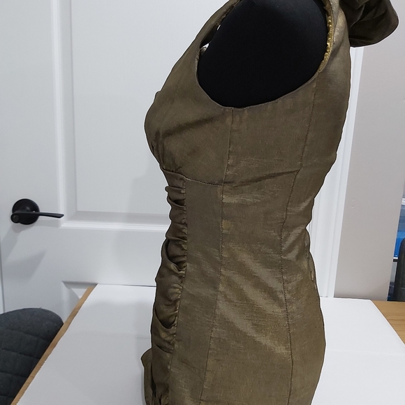 Jessica McClintock MetalicGold Ruffled Cocktail Dress necklace included - Picture 8 of 14